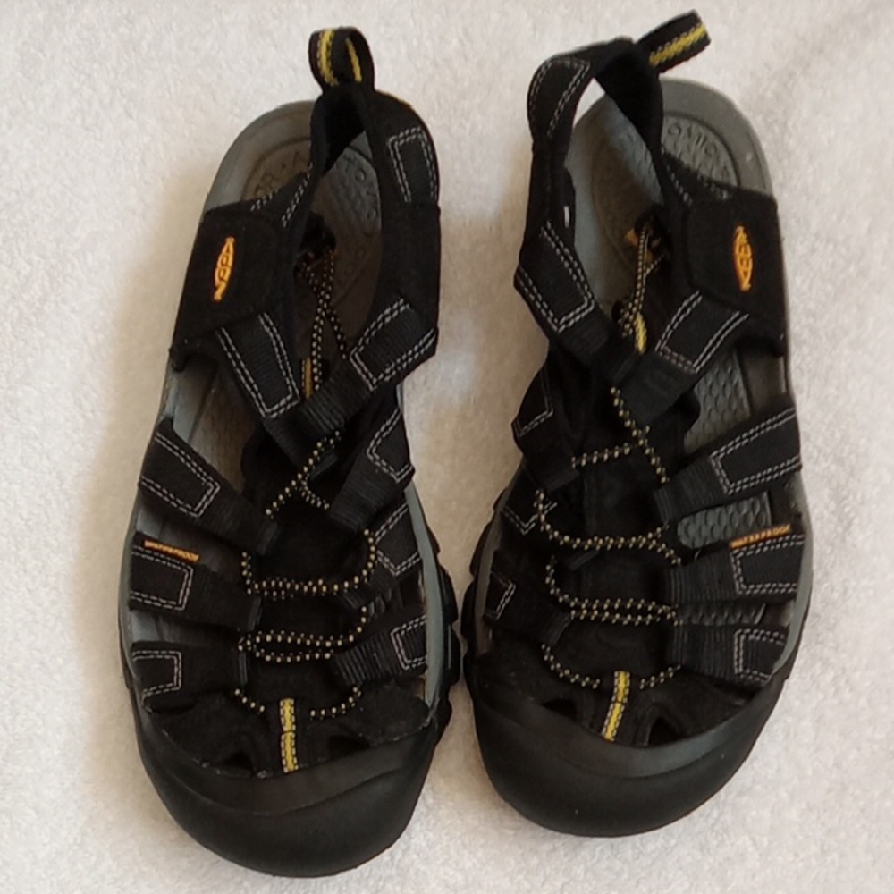 Keen Black and Yellow Newport H2 Water Sport Hybrid Sandals Closed Toe #510230